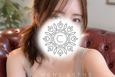 Portrait of a woman taking a selfie on a red leather couch; a decorative circular logo covers her mouth, with 'MEN'S ESTHE CIELO' text overlaying the image.